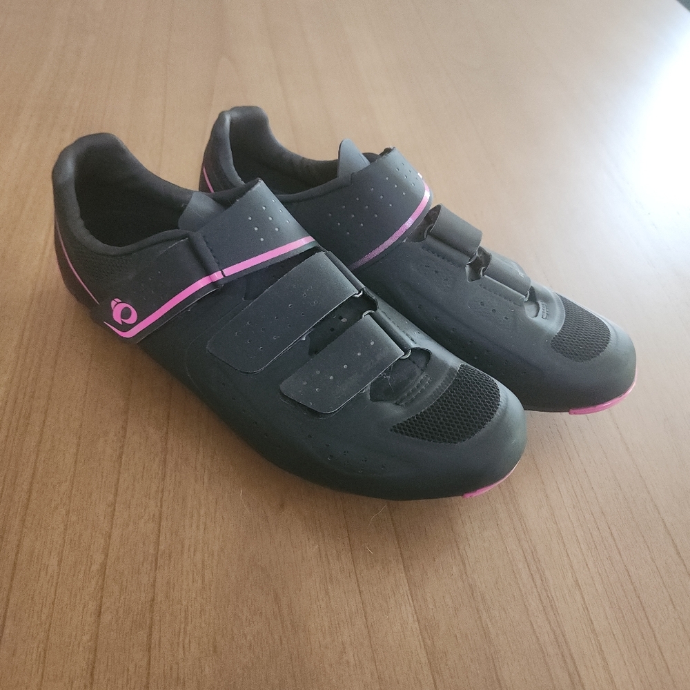 Pearl Izumi V5 Studio Cycling Shoes with Shimano Cleats - Picture 6 of 10
